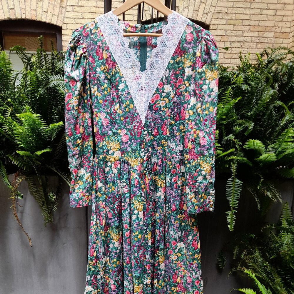 Vintage 80s Cottagecore Floral Dress with Lace Size Small Handmade 36" Bust